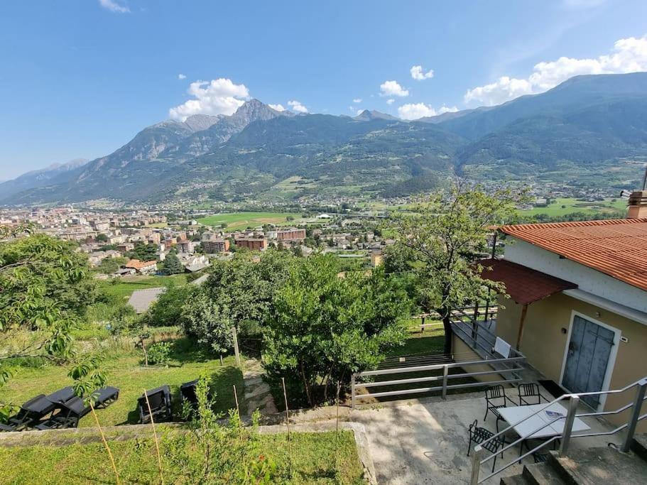 Casa Le Vignole - Aosta Villa Luaran gambar