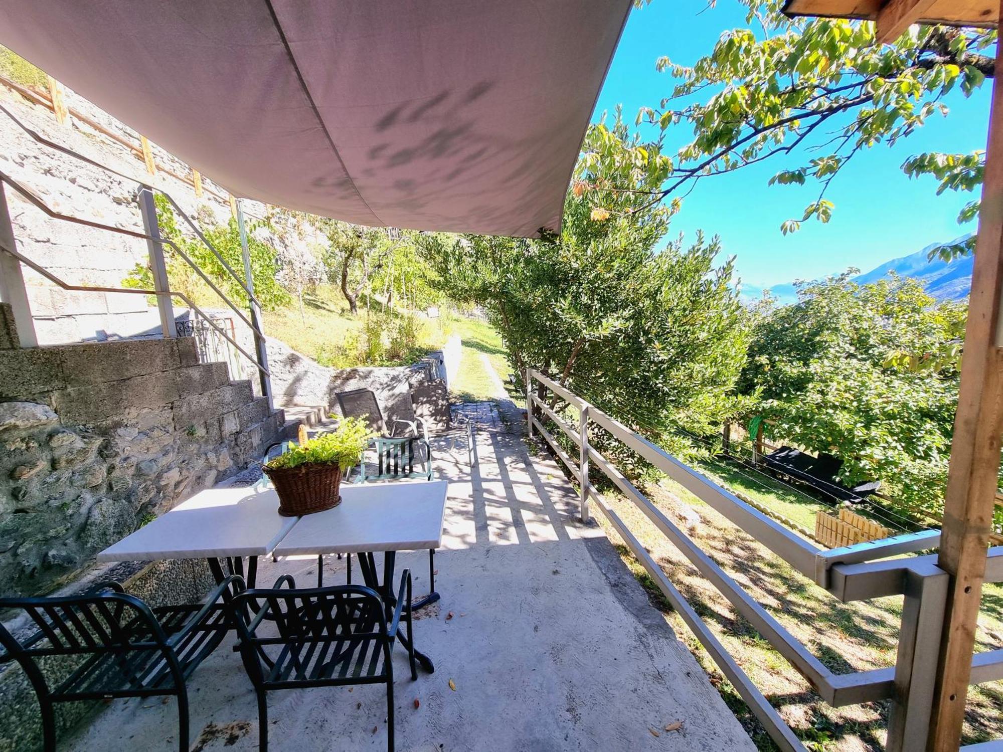 Casa Le Vignole - Aosta Villa Luaran gambar